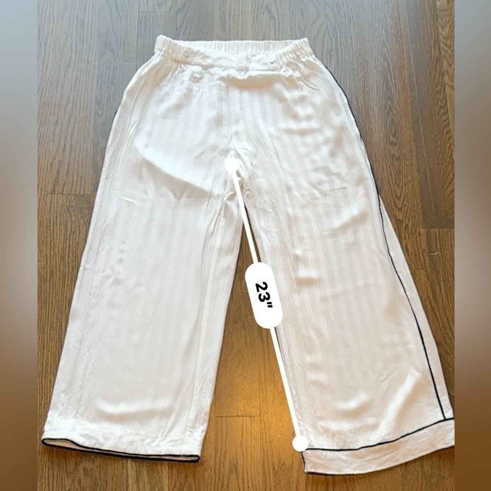 Anthropology, pull on-elasticized pants. Hemming repair in one side require H - Picture 5 of 5